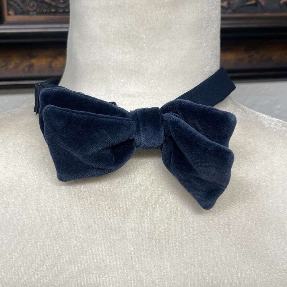 VTG Handmade Navy Blue Velvet Bow tie 70s Pretied Formal Prom 4.5 Bow 16.75 Neck